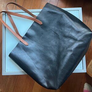 Black Madewell Essential Bucket Tote